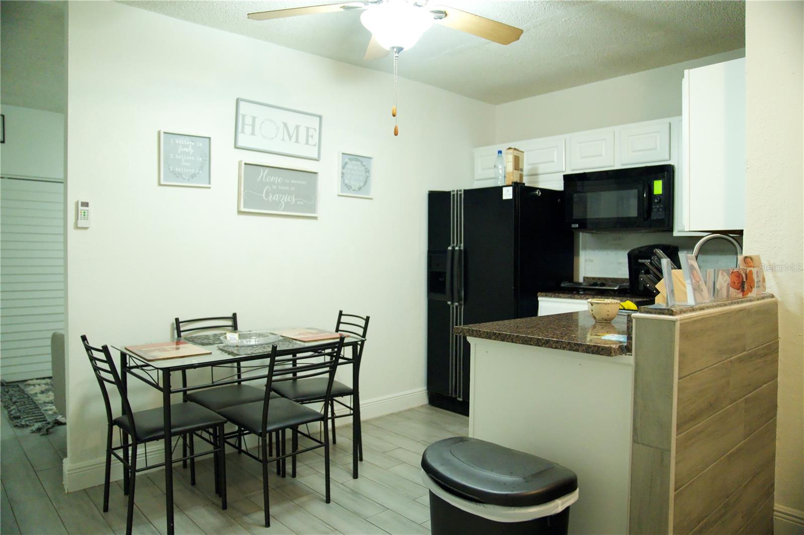 Listing photo id 32 for 522 Wynnwood Drive