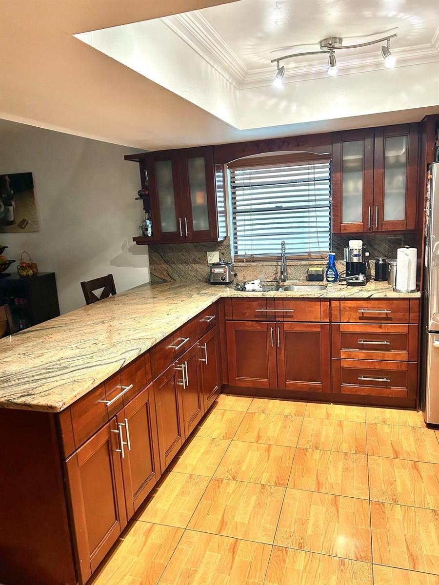 Listing photo id 3 for 522 Wynnwood Drive