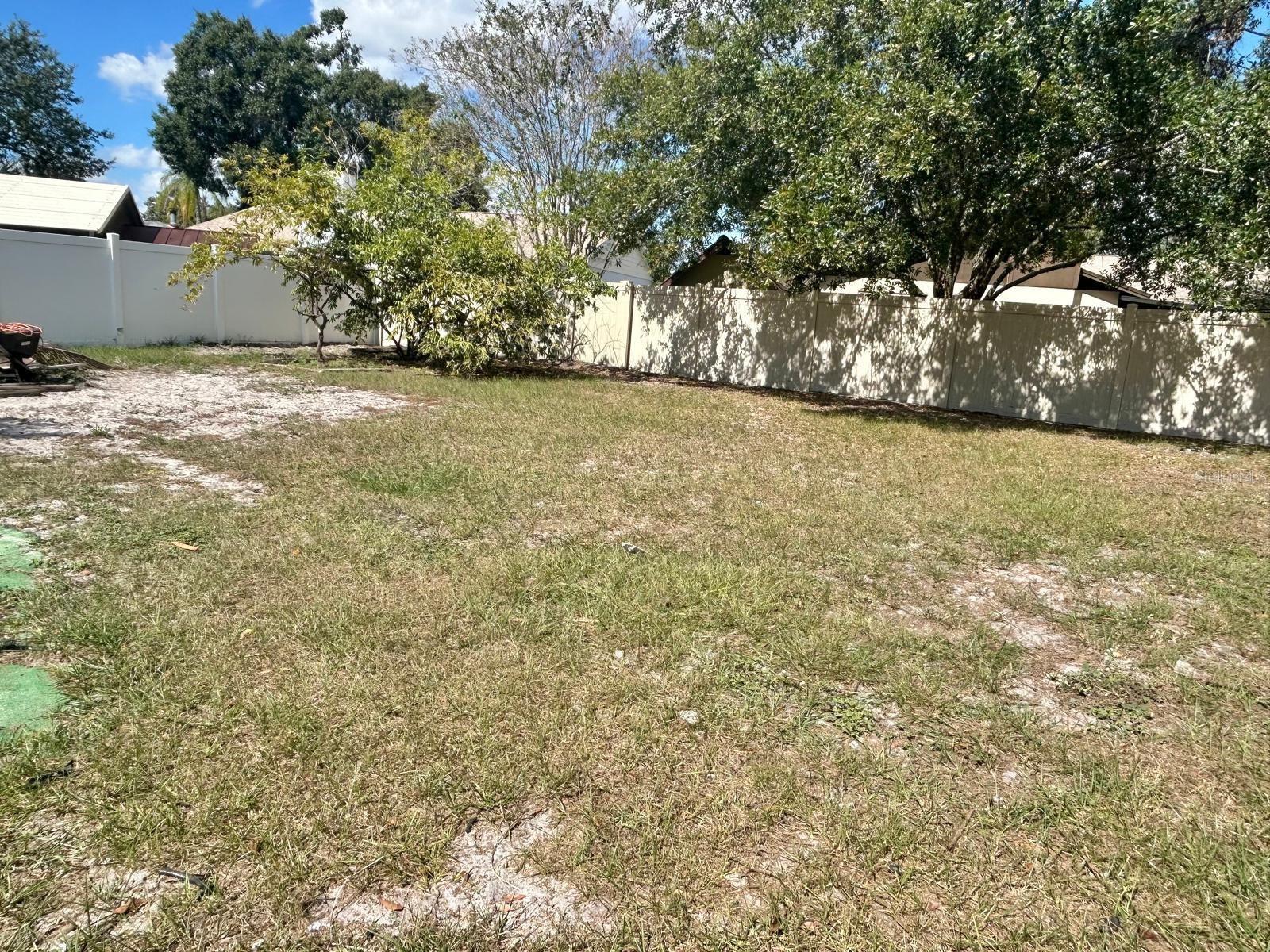 Listing photo id 48 for 522 Wynnwood Drive