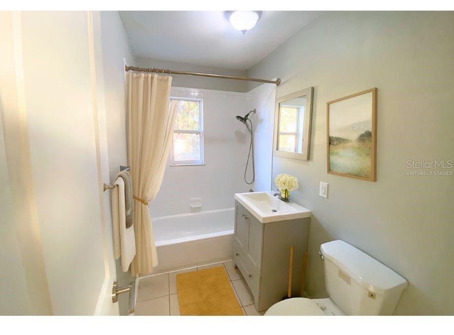 Image 10 of 14 For 11809 Carver Street