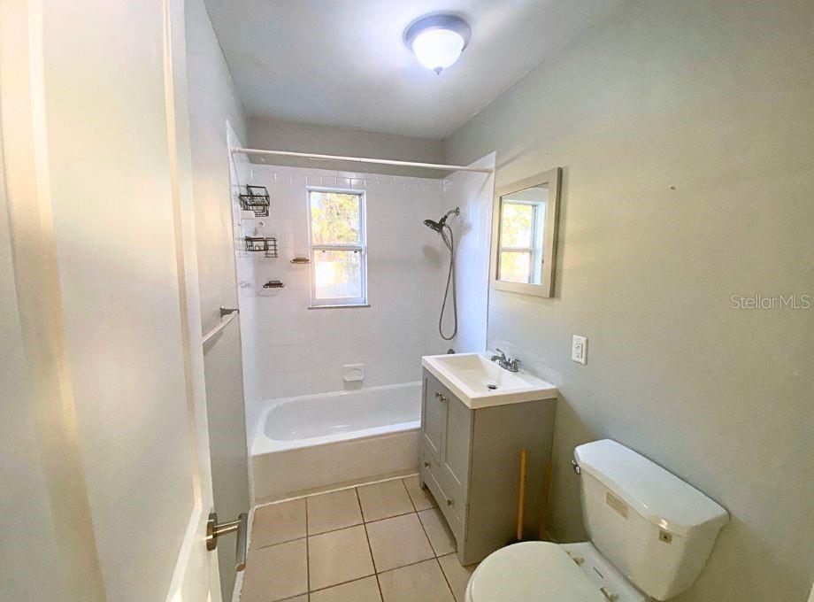 Image 11 of 14 For 11809 Carver Street