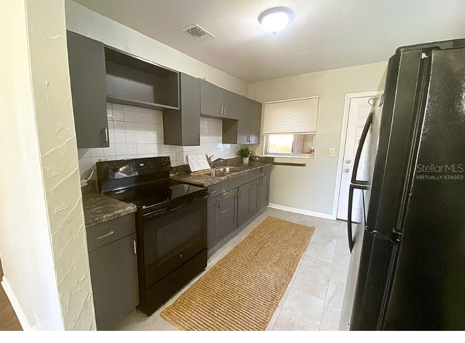 Image 7 of 14 For 11809 Carver Street