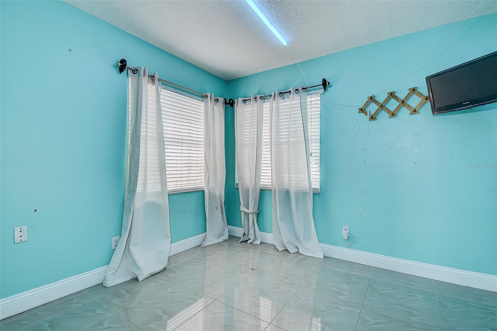 Image 22 of 50 For 13250 Lauren Drive