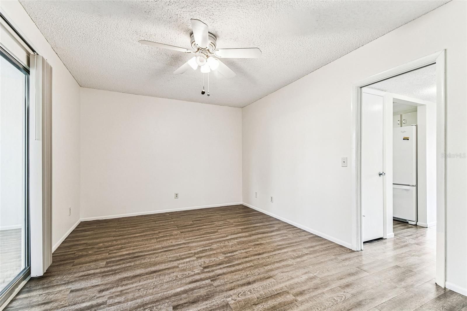 Image 23 of 73 For 2466 Ecuadorian Way 6