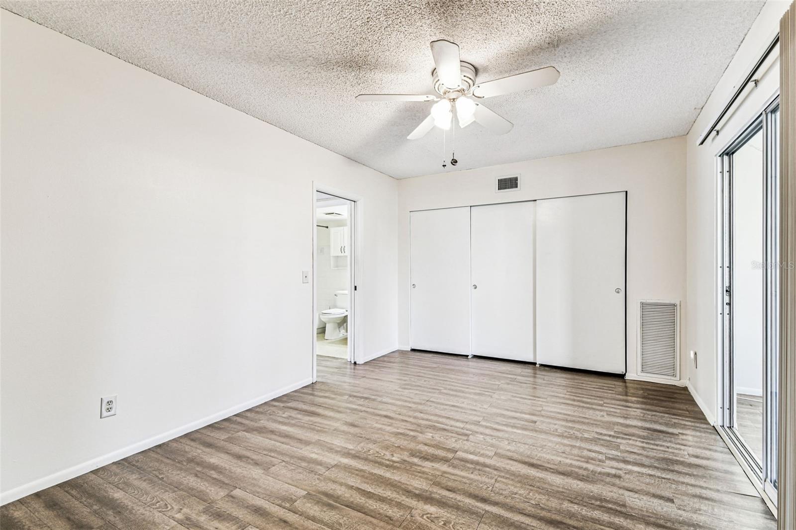 Image 24 of 73 For 2466 Ecuadorian Way 6