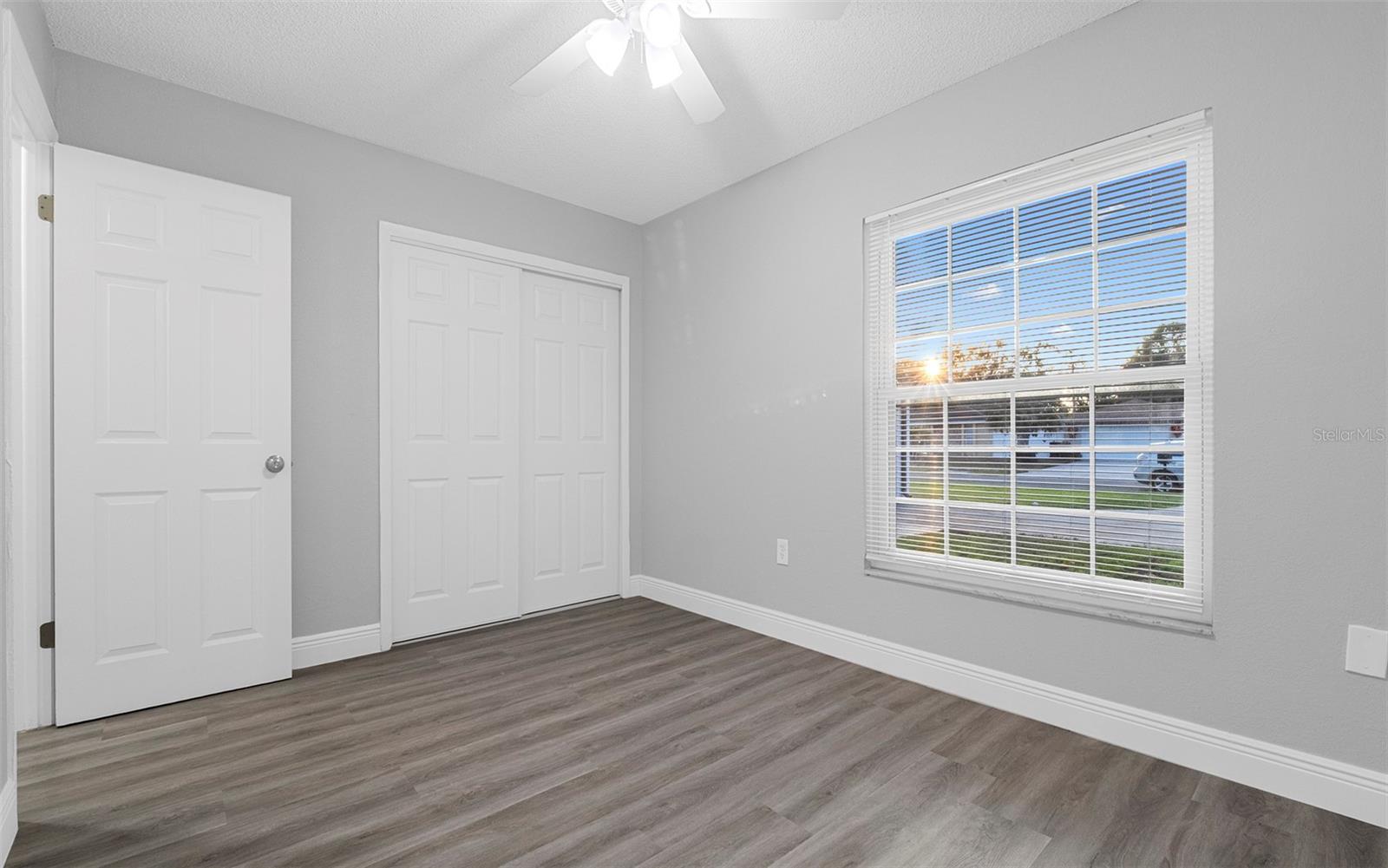 Image 19 of 30 For 913 York Drive