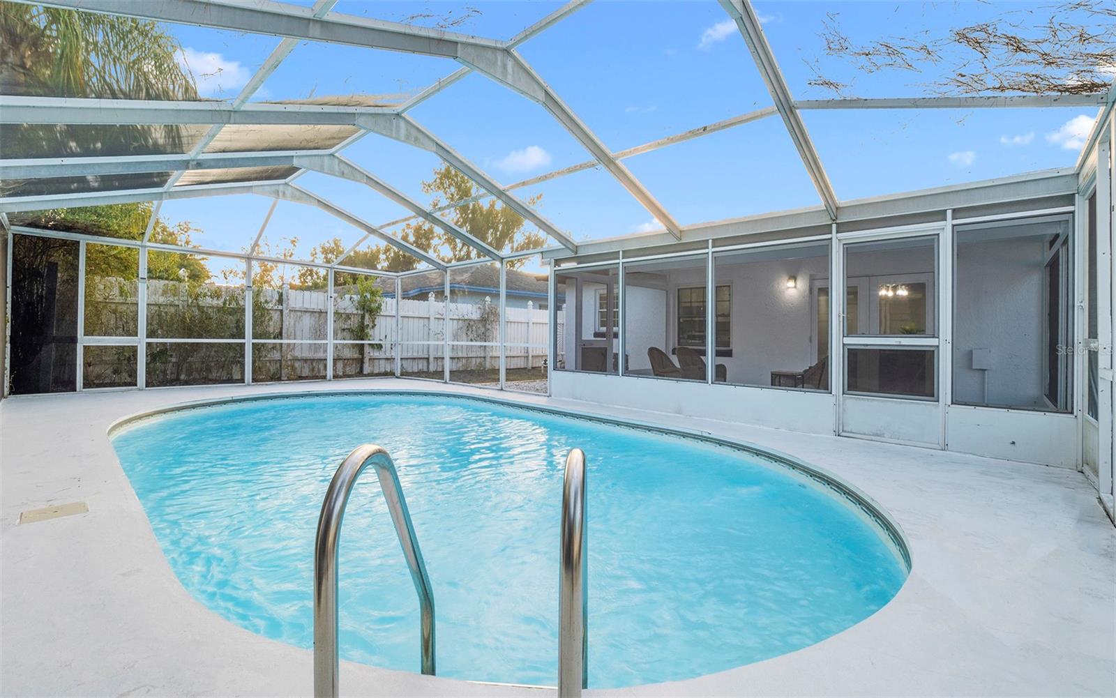 Image 29 of 30 For 913 York Drive