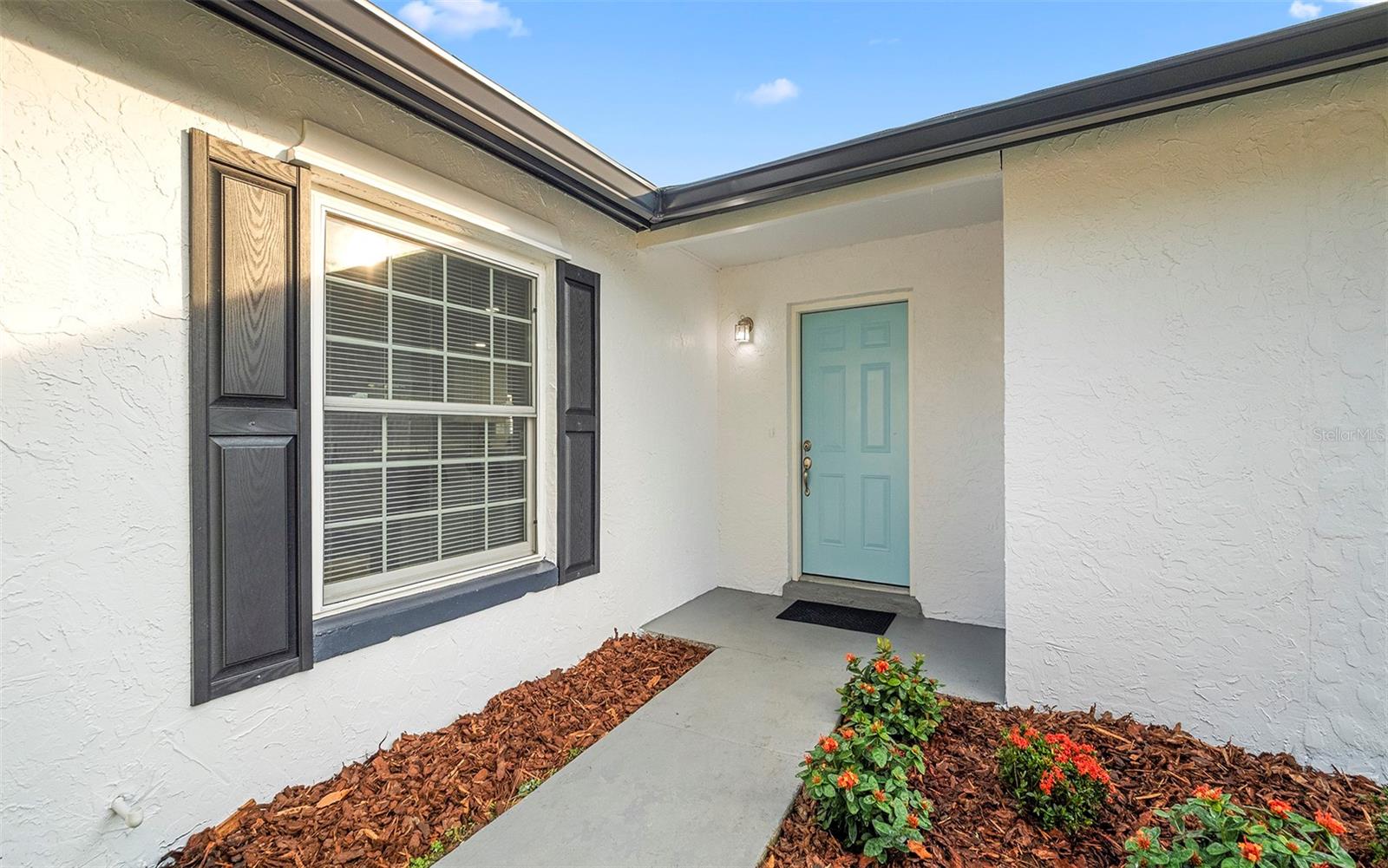 Image 3 of 30 For 913 York Drive