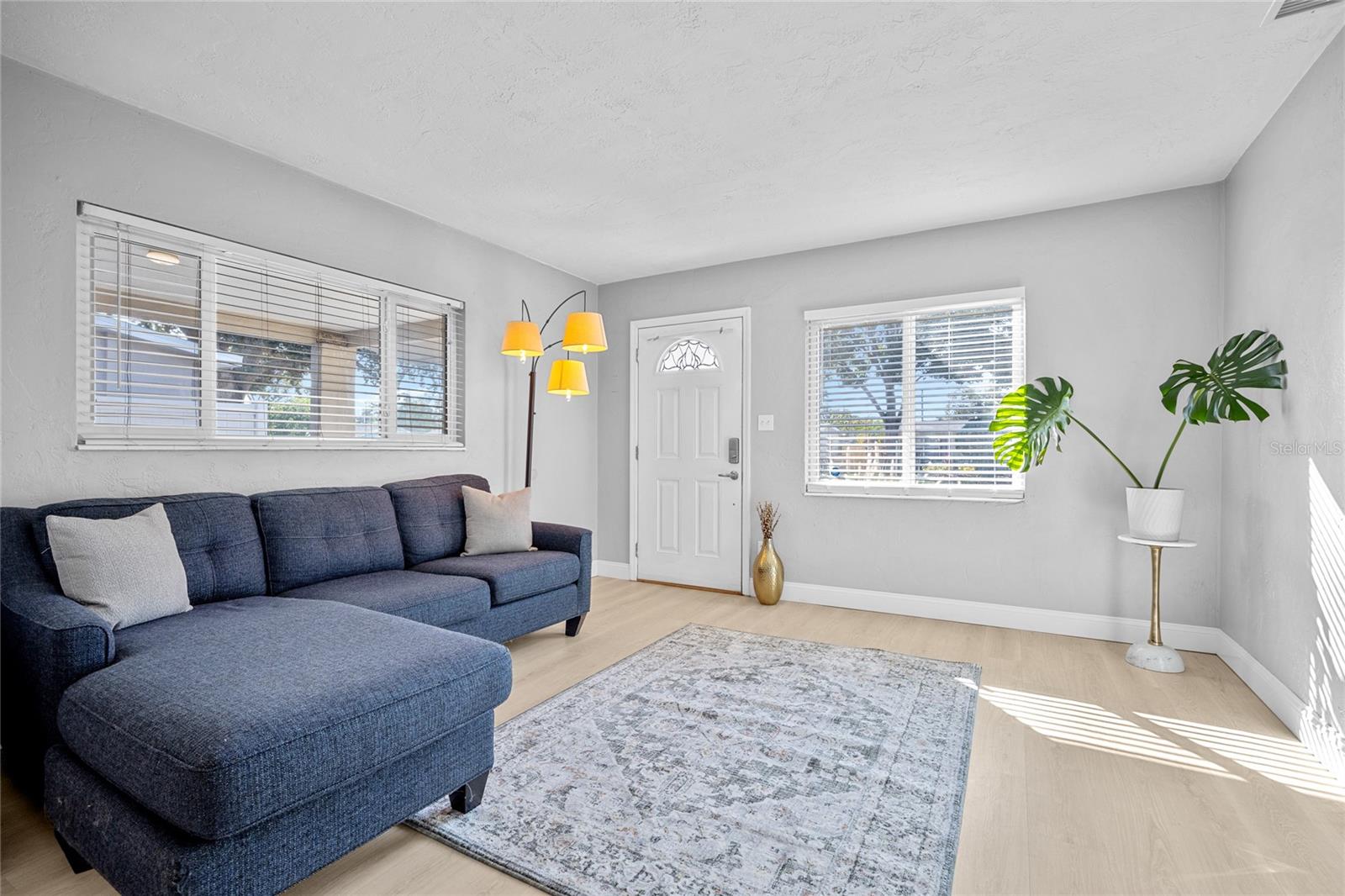 Image 2 of 44 For 1513 56th Avenue N