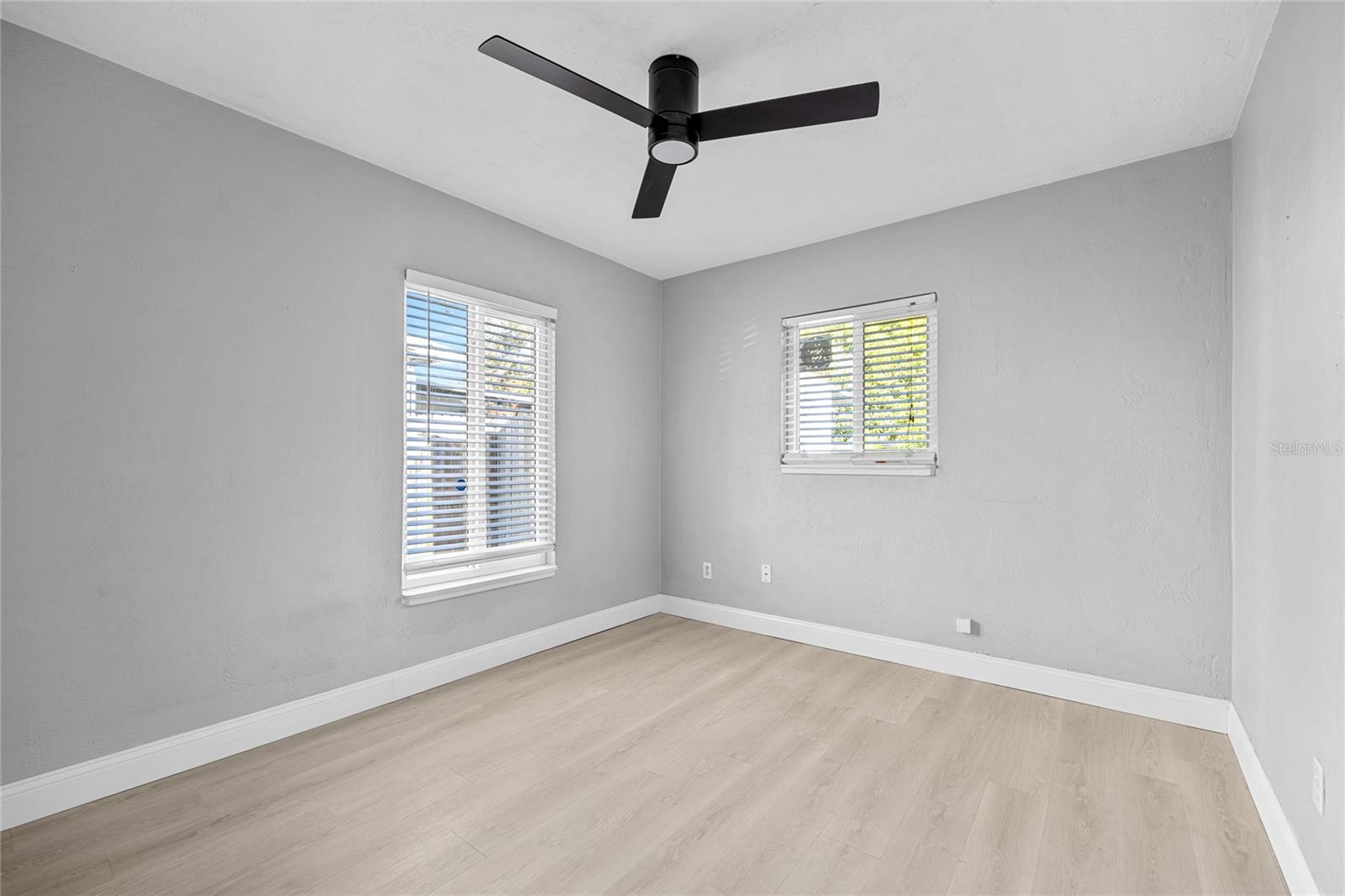 Image 22 of 44 For 1513 56th Avenue N