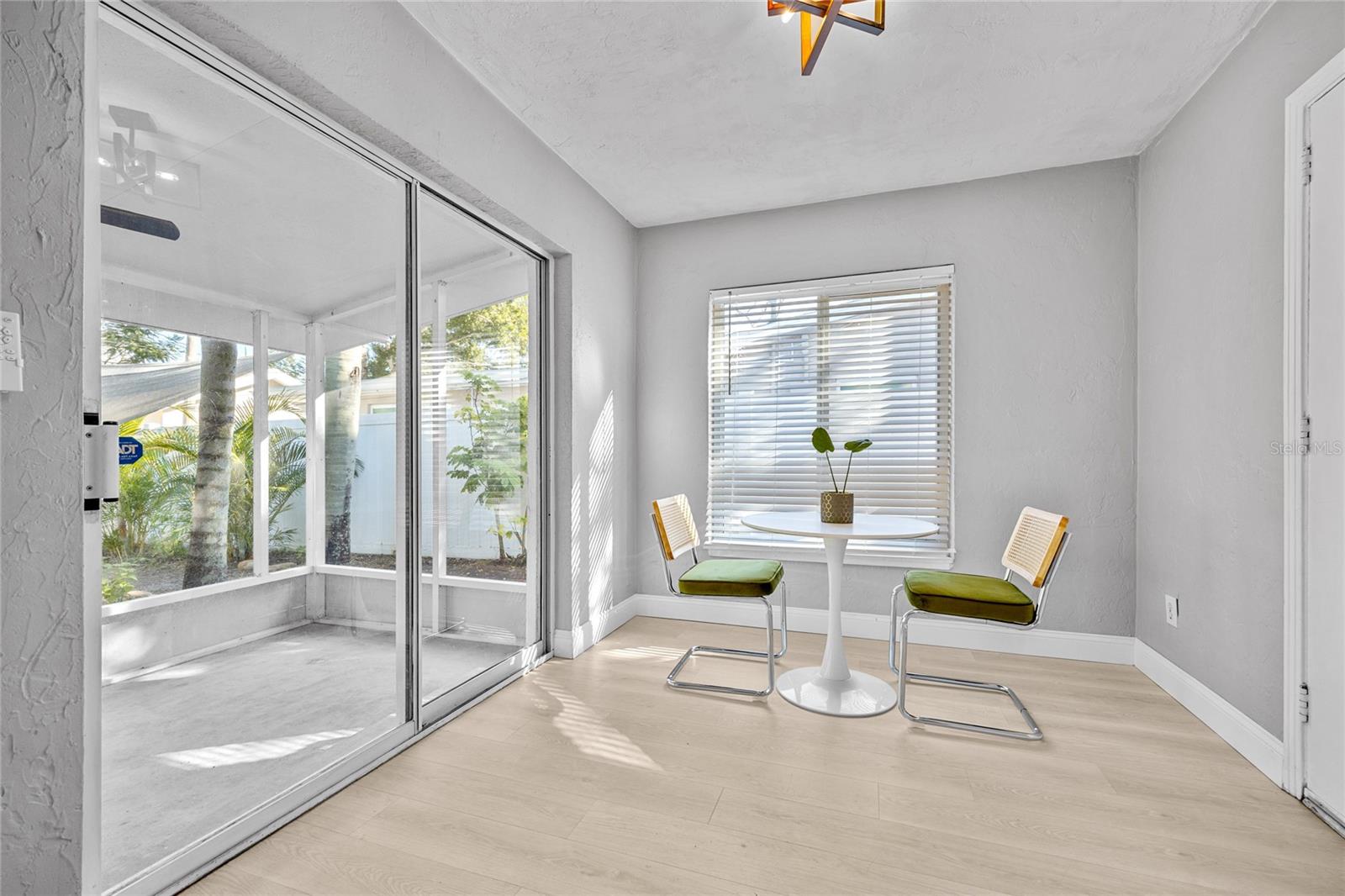 Image 4 of 44 For 1513 56th Avenue N