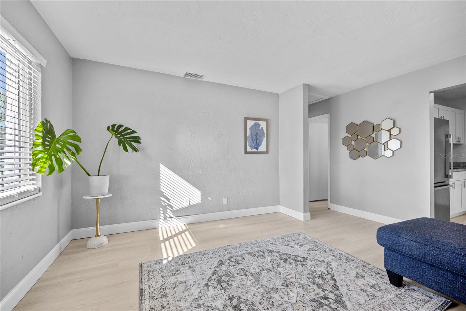 Image 5 of 44 For 1513 56th Avenue N