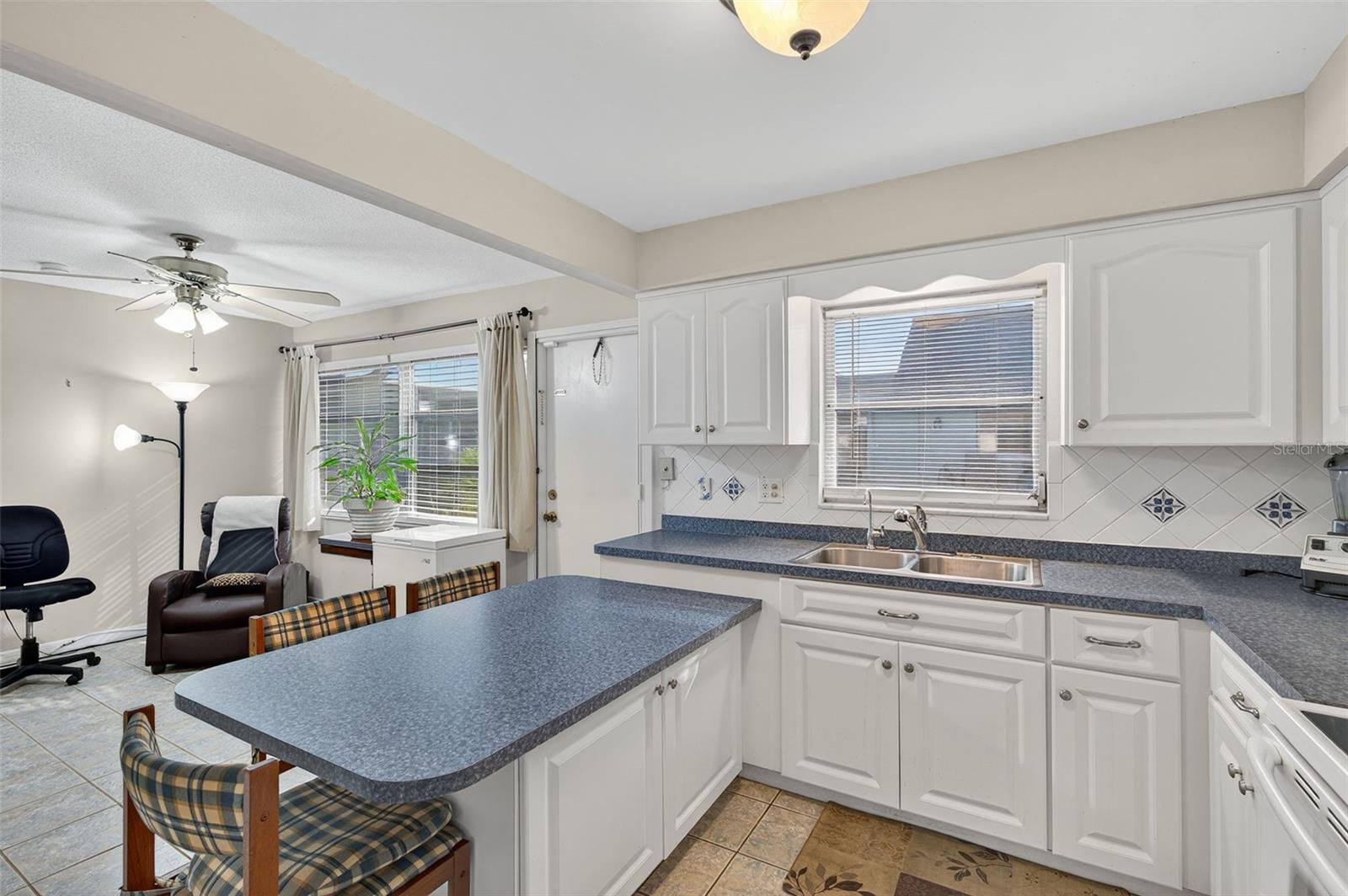 Image 18 of 48 For 6830 Lafayette N