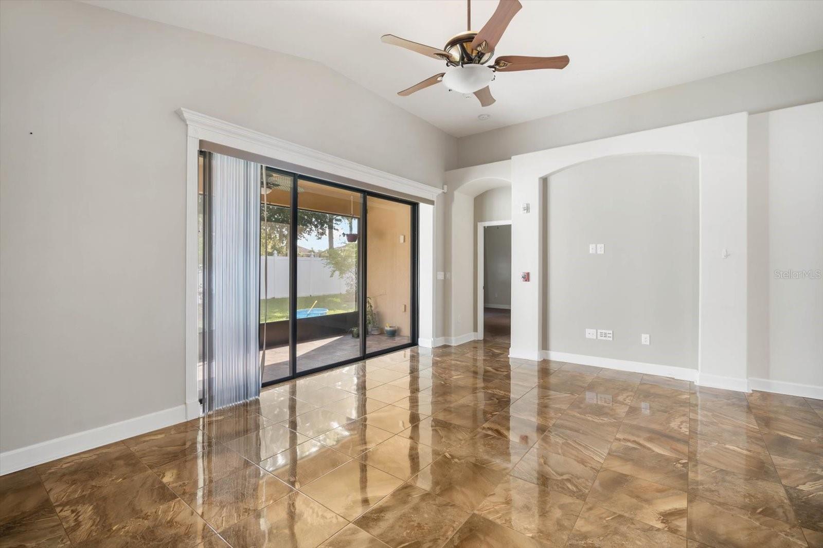 Image 13 of 32 For 8522 White Poplar Drive