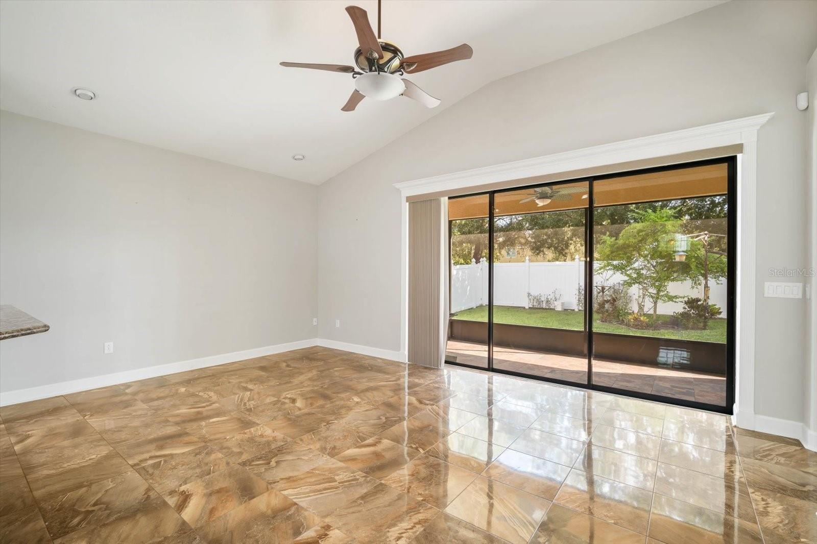 Image 14 of 32 For 8522 White Poplar Drive