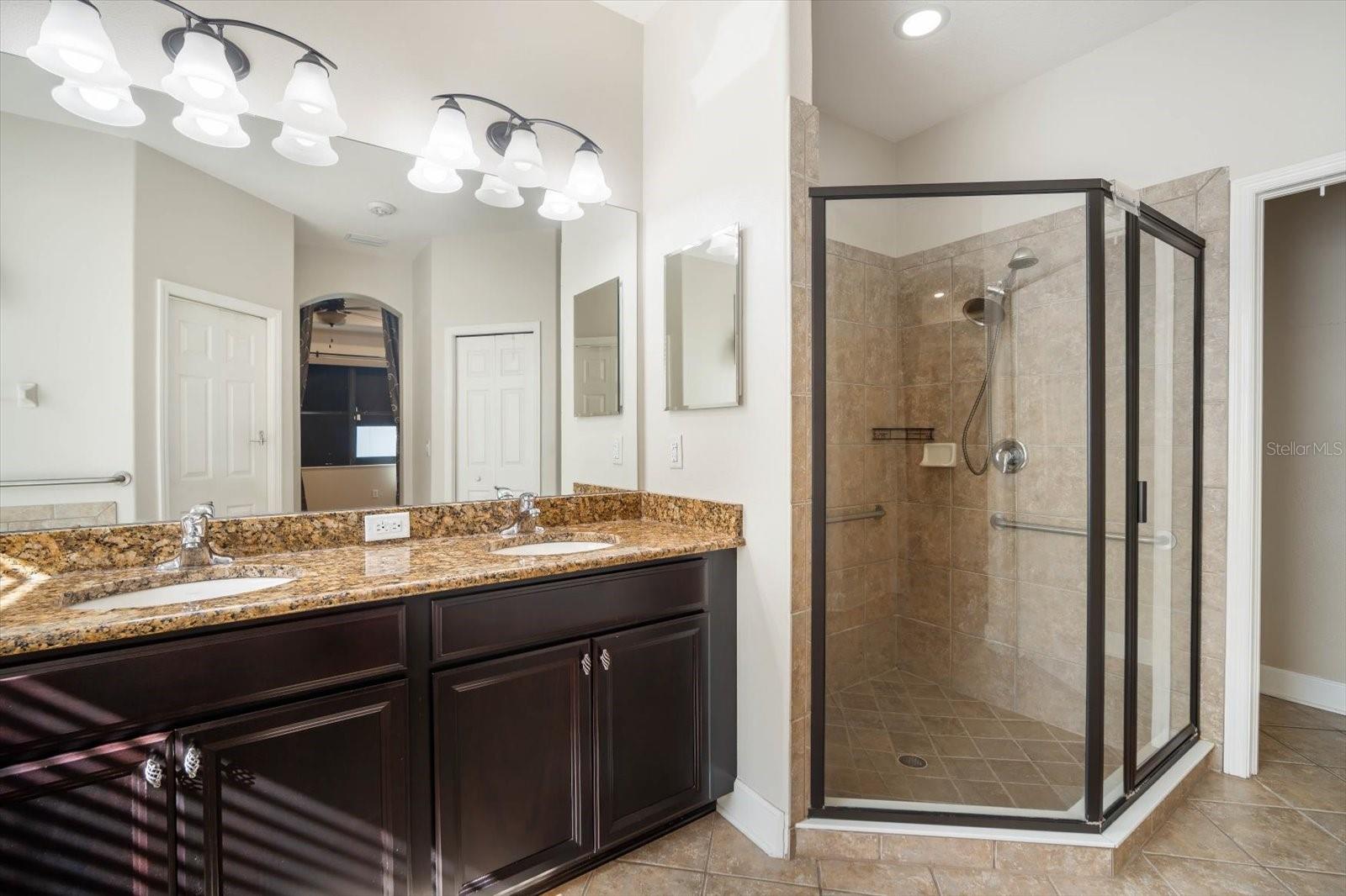 Image 18 of 32 For 8522 White Poplar Drive