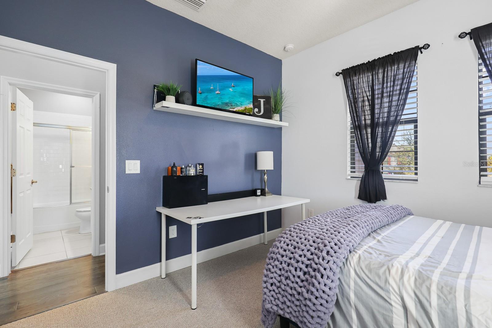 Image 34 of 41 For 5835 Circa Fishhawk Boulevard