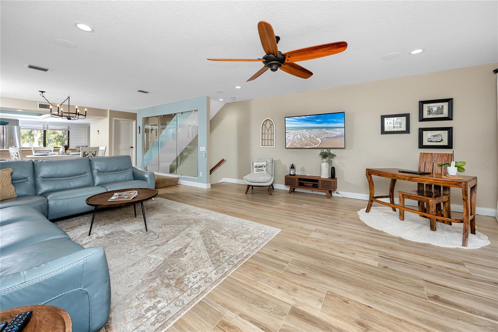 Image 11 of 55 For 413 Haven Point Drive