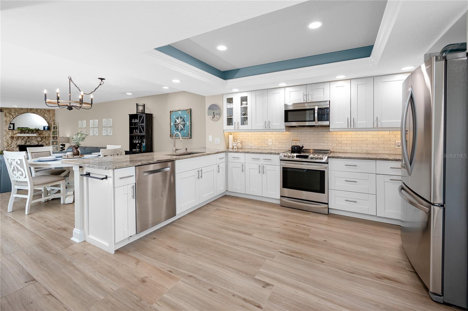 Image 14 of 55 For 413 Haven Point Drive