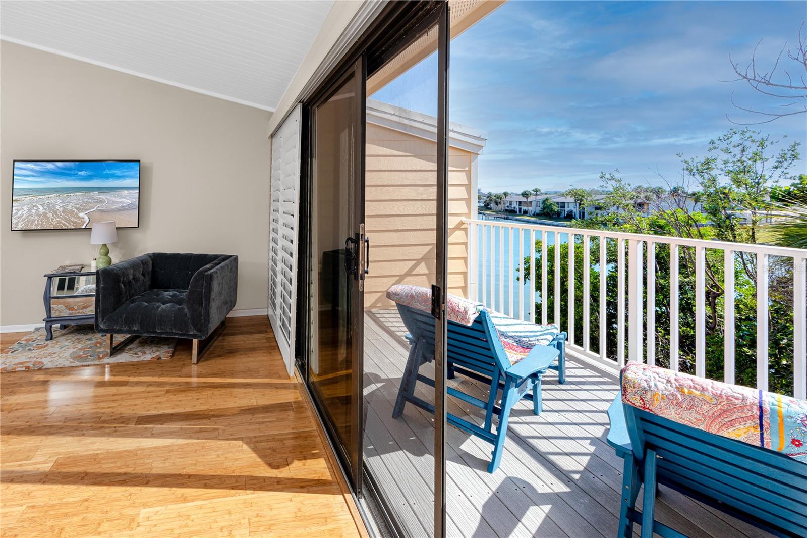 Image 22 of 55 For 413 Haven Point Drive