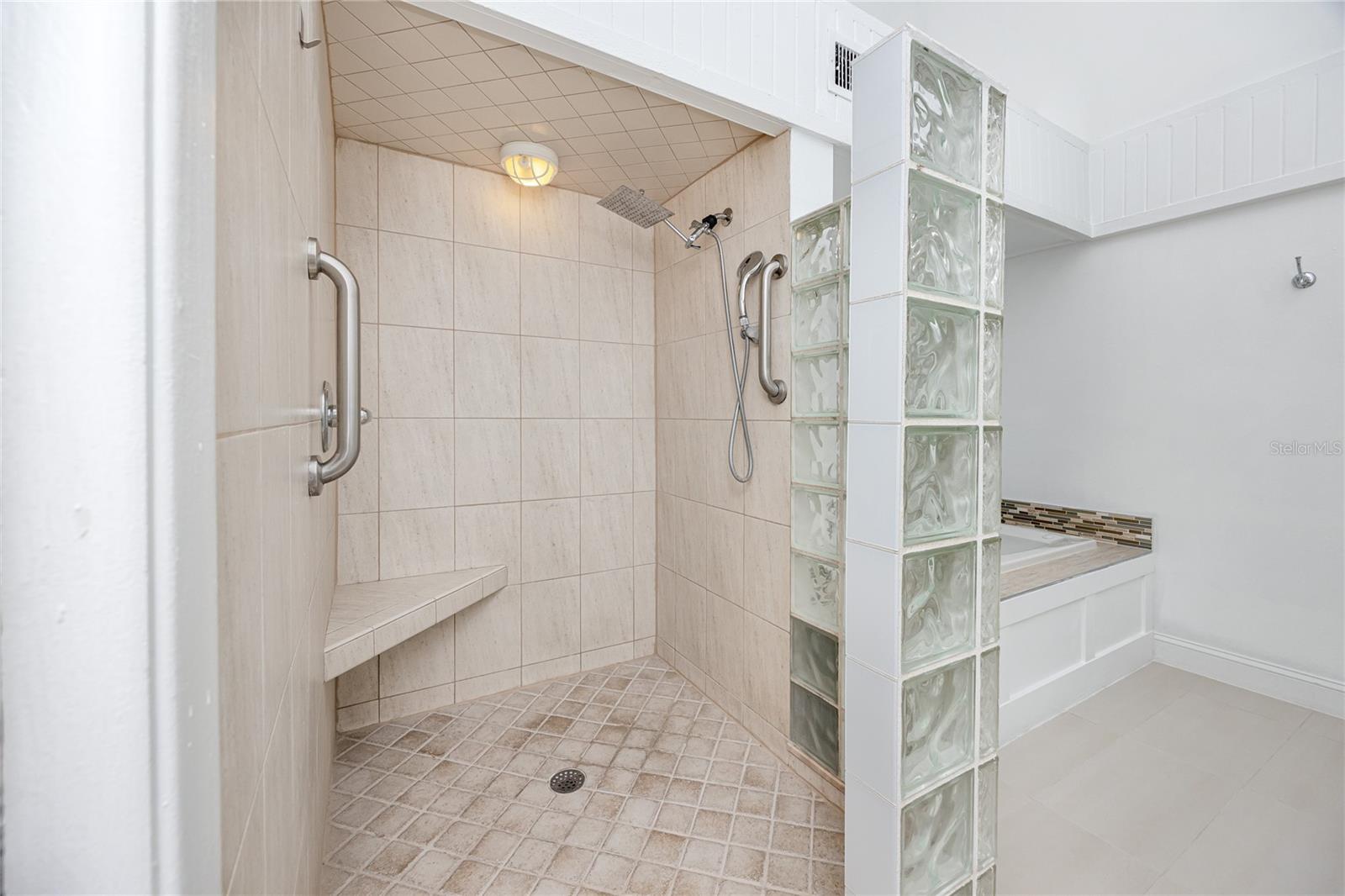 Image 26 of 55 For 413 Haven Point Drive