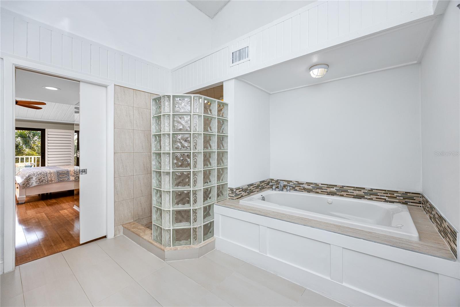 Image 27 of 55 For 413 Haven Point Drive