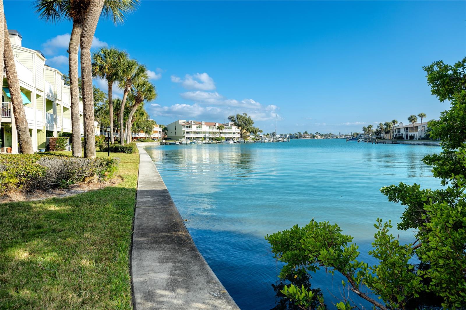 Image 38 of 55 For 413 Haven Point Drive