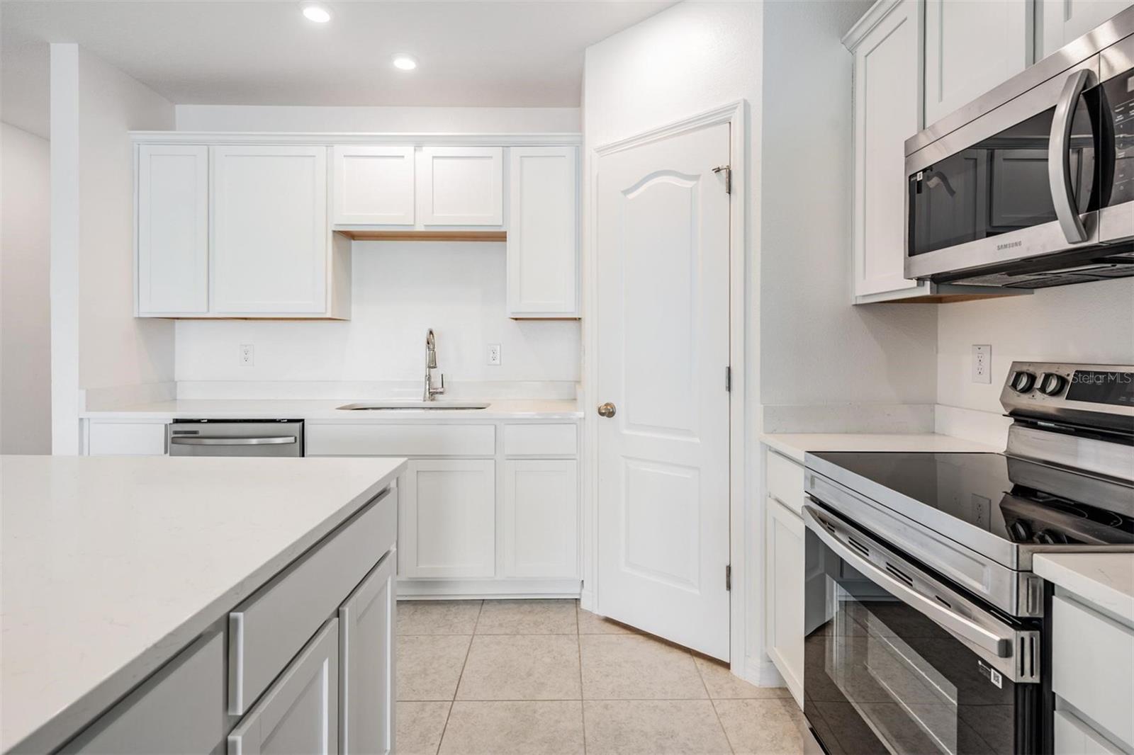 Image 10 of 56 For 32096 Pond Apple Bend