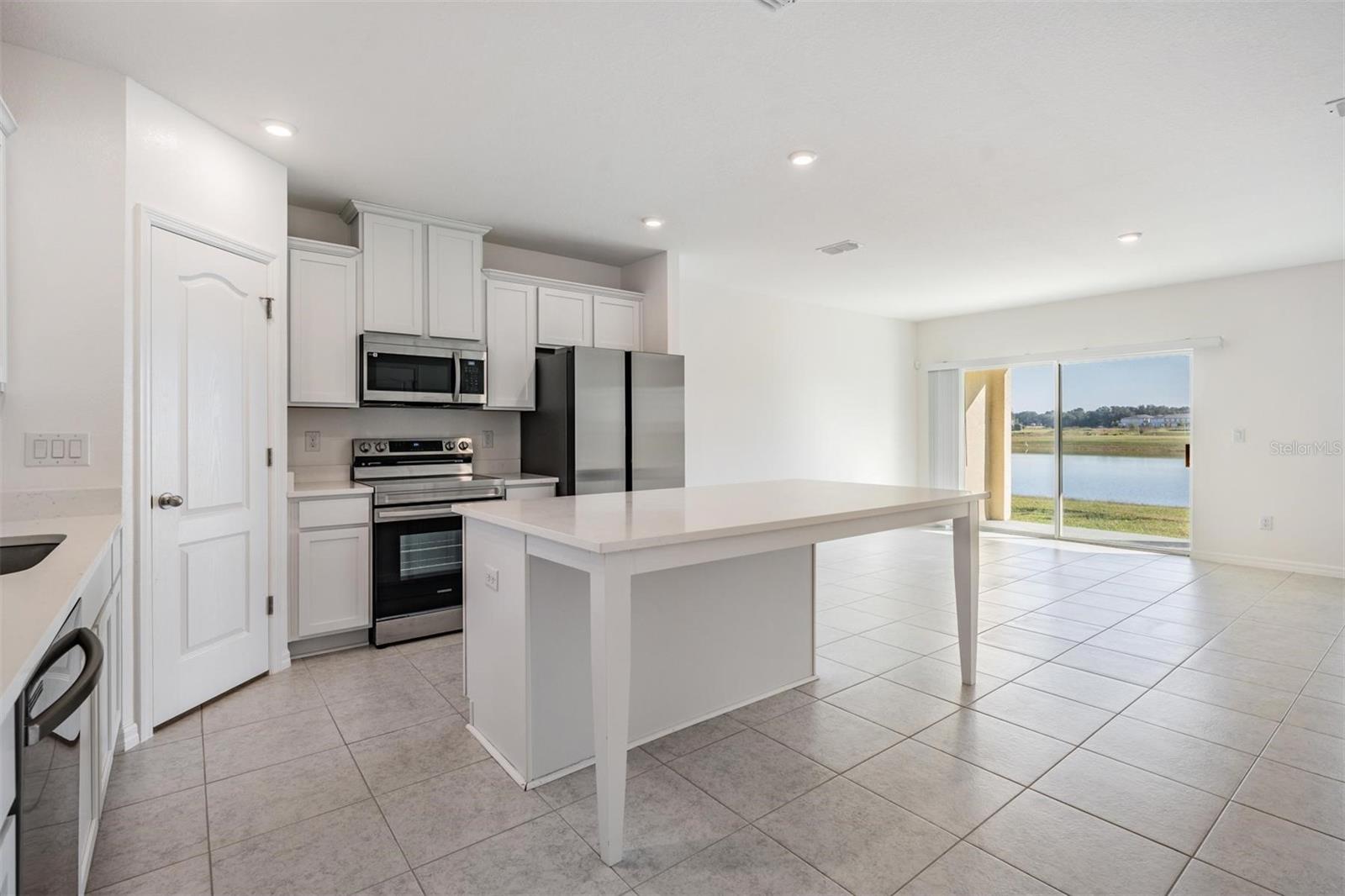 Image 14 of 56 For 32096 Pond Apple Bend