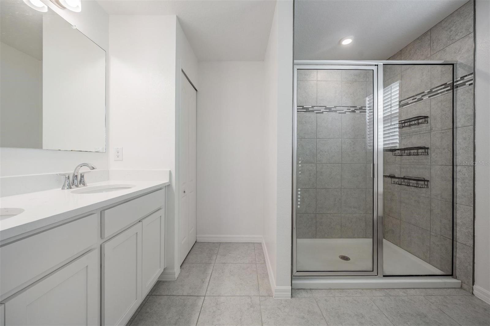 Image 25 of 56 For 32096 Pond Apple Bend