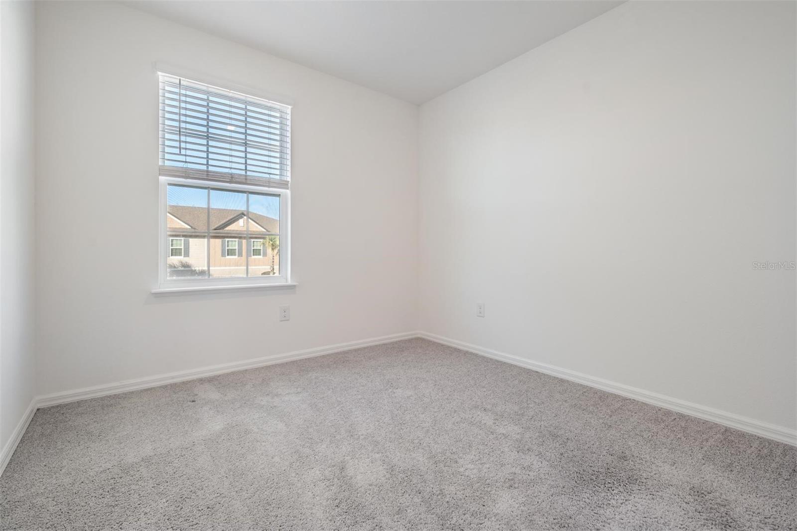 Image 27 of 56 For 32096 Pond Apple Bend