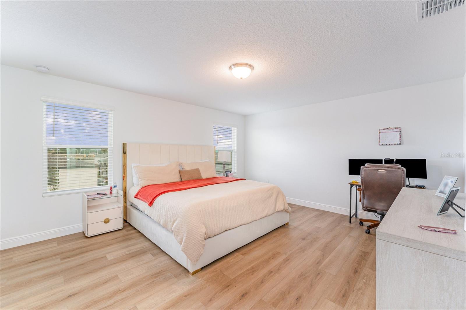 Image 16 of 30 For 4965 Kaia Avenue