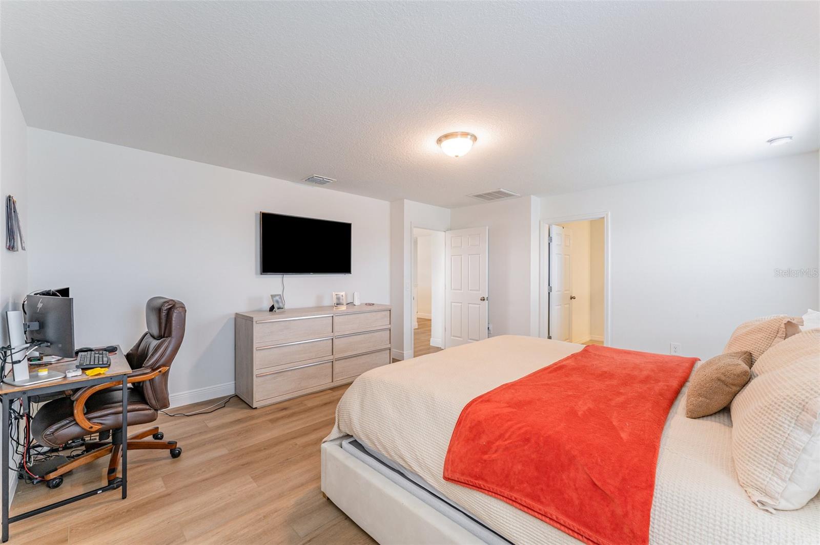 Image 18 of 30 For 4965 Kaia Avenue