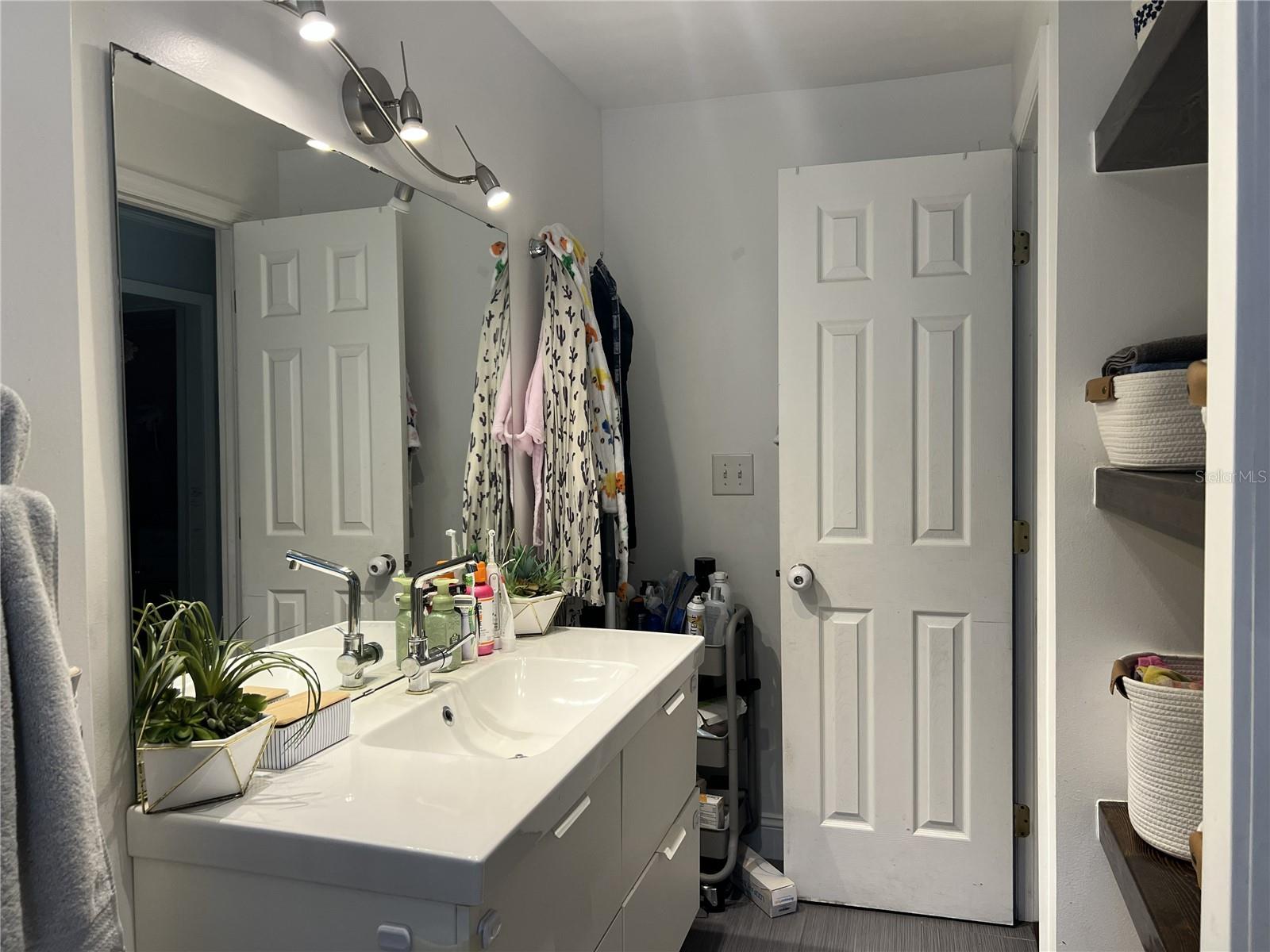 Image 41 of 84 For 1403 Fern Place