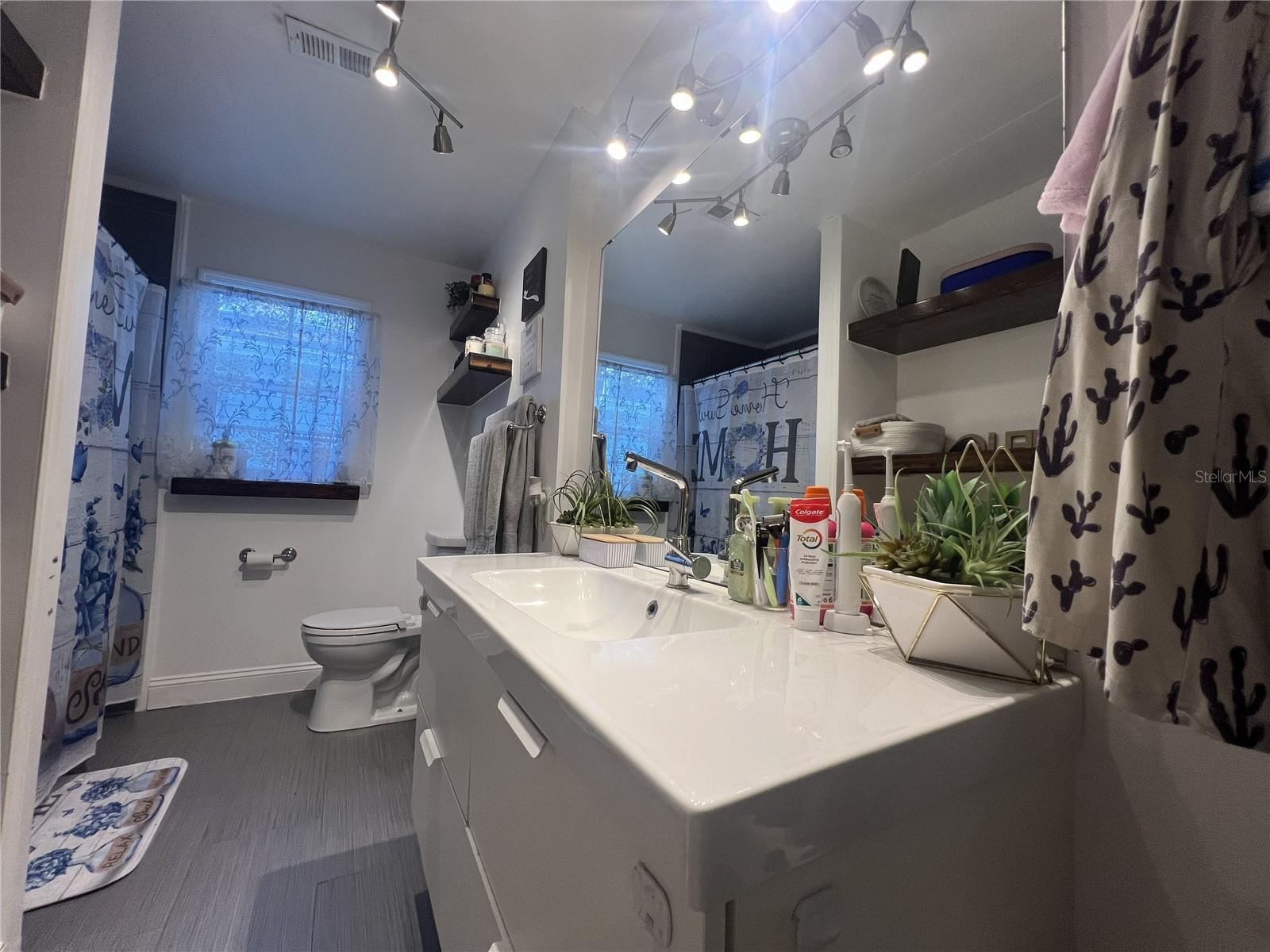 Image 42 of 84 For 1403 Fern Place