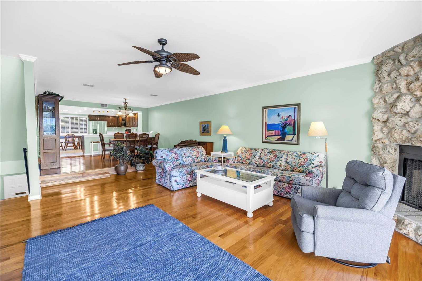 Image 13 of 73 For 419 Haven Point Drive