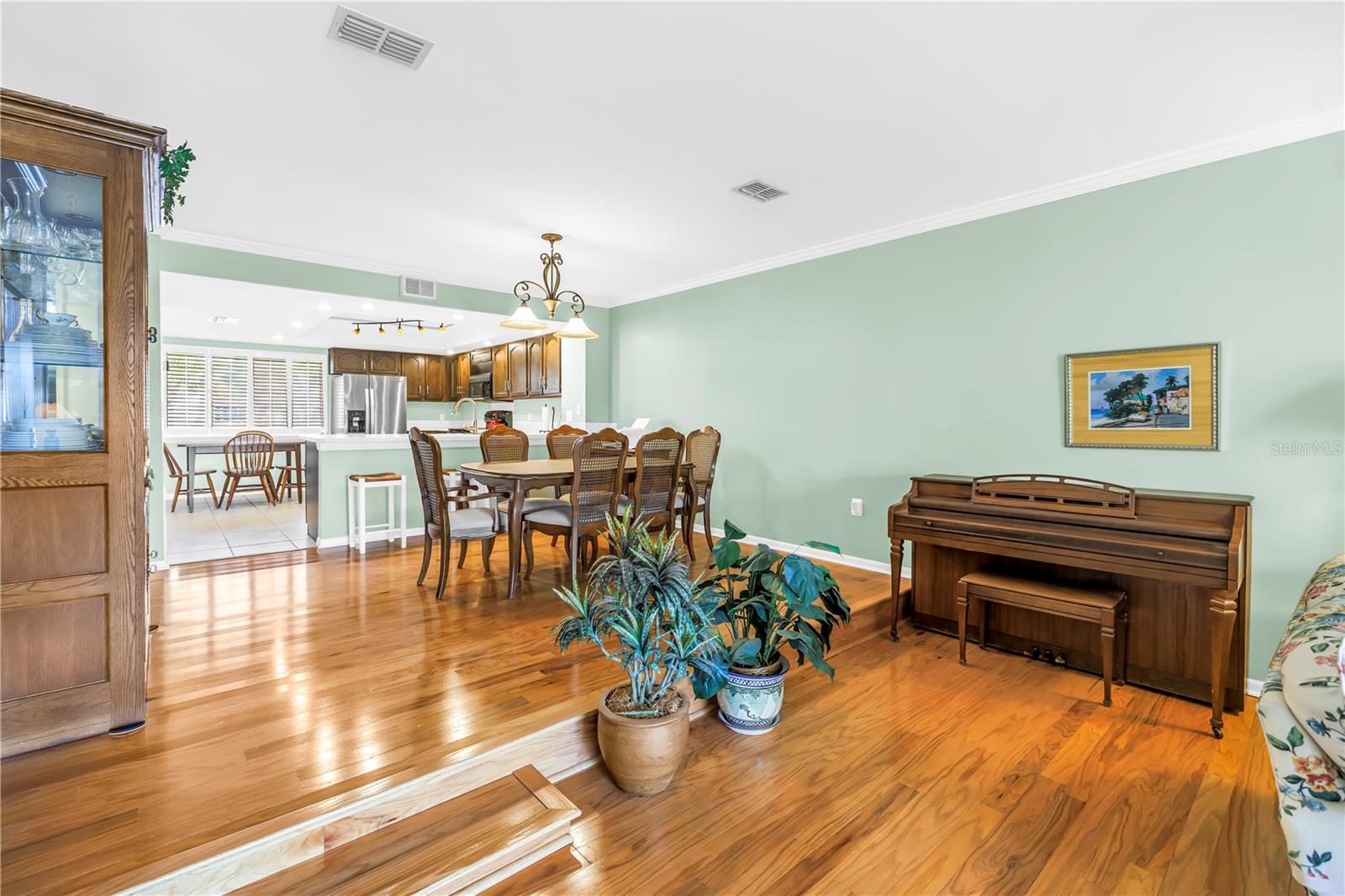 Image 15 of 73 For 419 Haven Point Drive