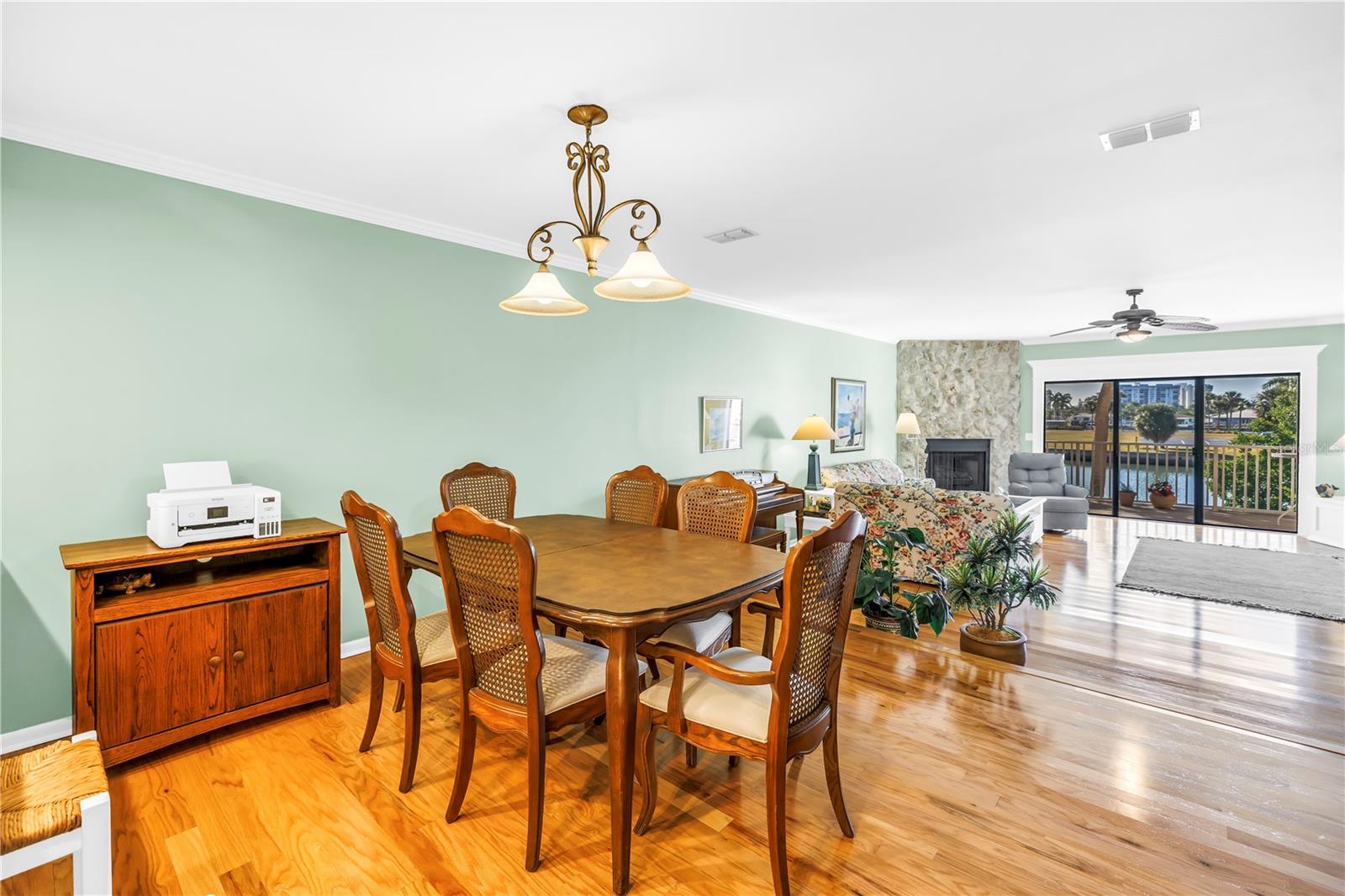 Image 16 of 73 For 419 Haven Point Drive