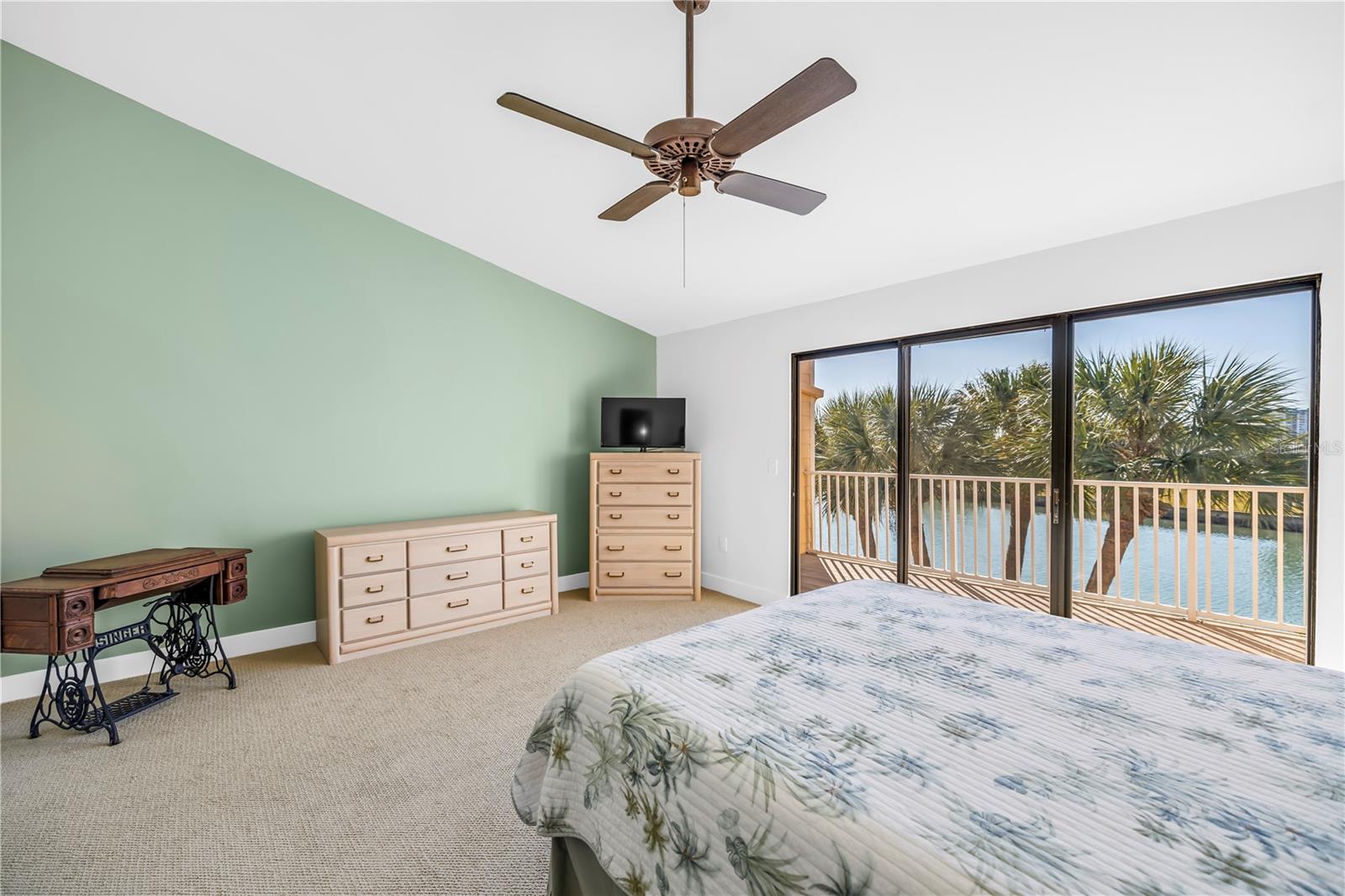 Image 28 of 73 For 419 Haven Point Drive