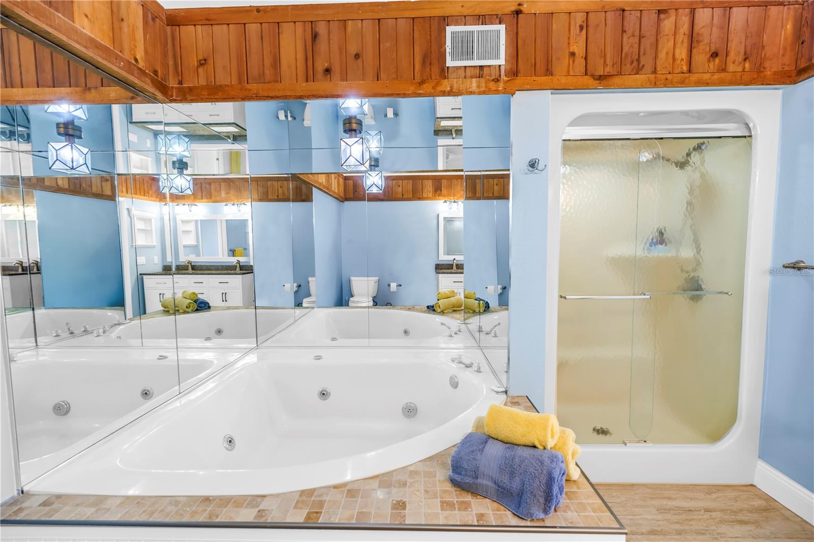 Image 31 of 73 For 419 Haven Point Drive