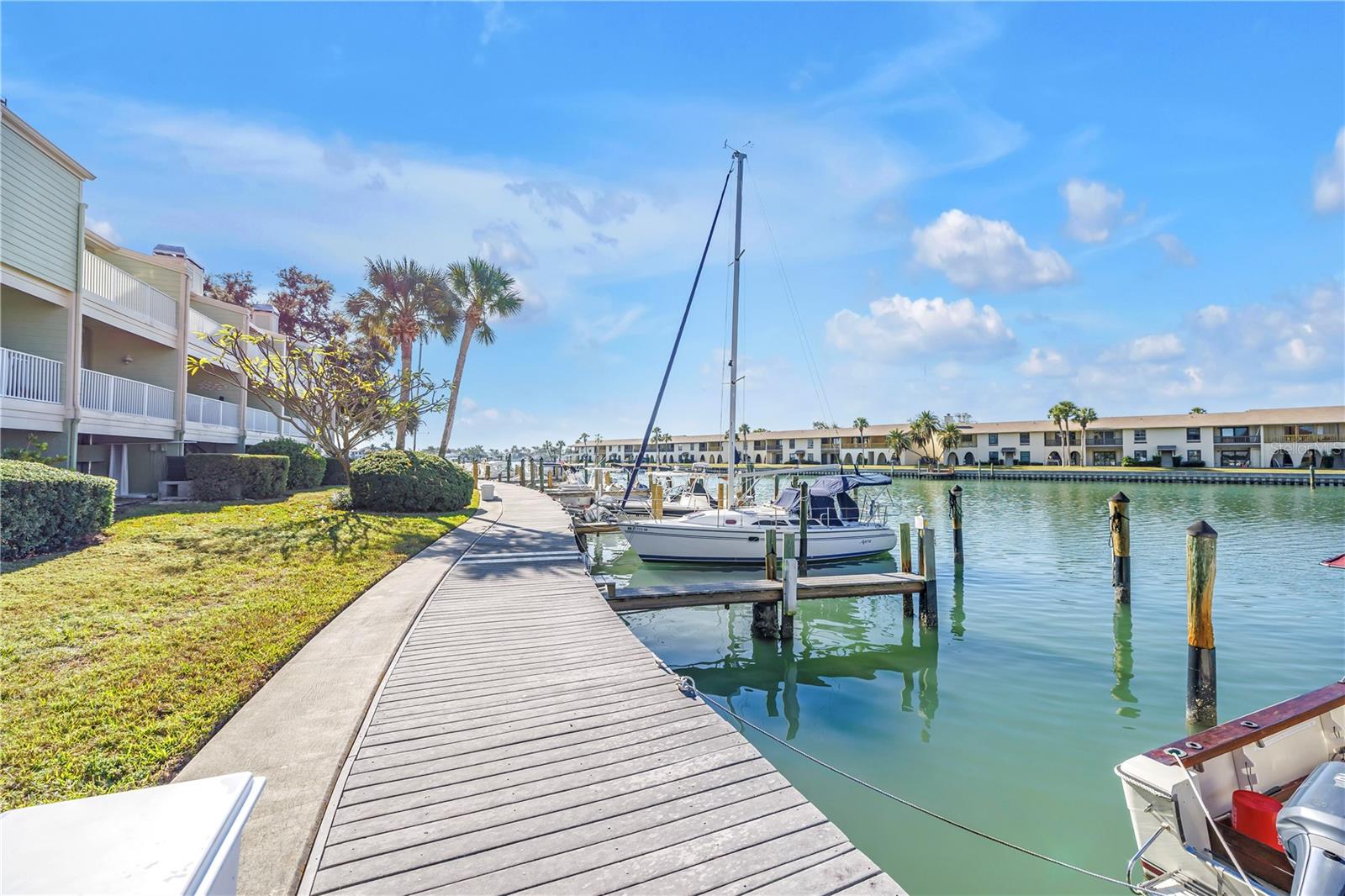 Image 57 of 73 For 419 Haven Point Drive