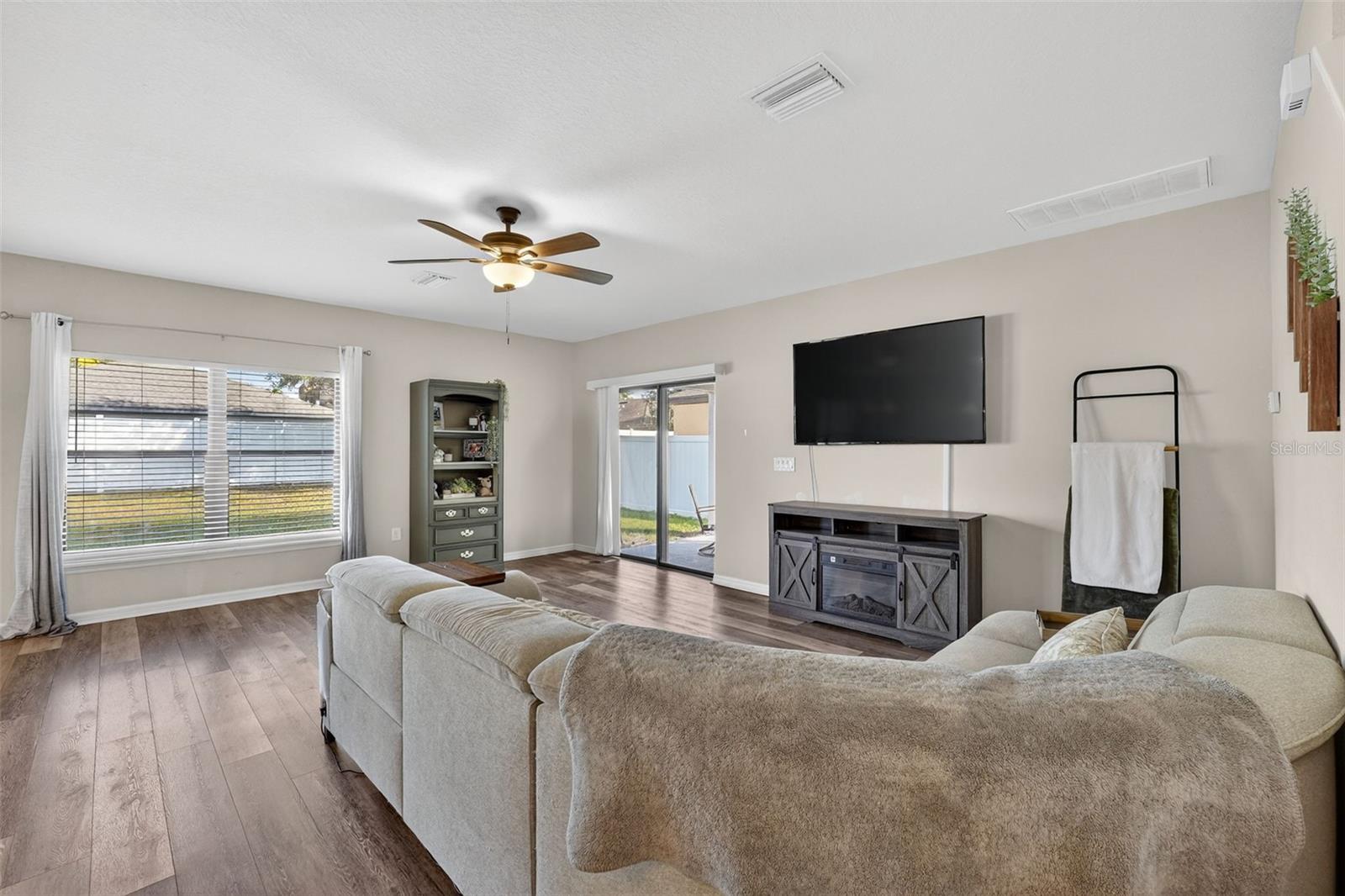 Image 15 of 73 For 11214 Carrick Stone Street