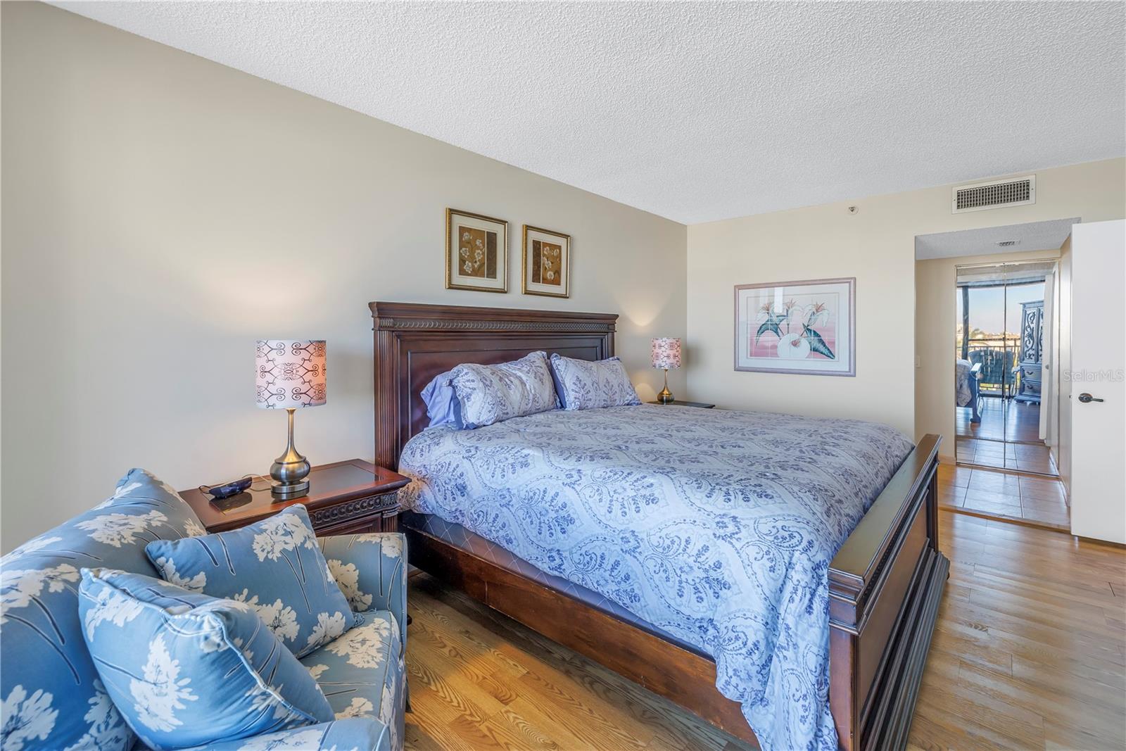 Image 18 of 38 For 6287 Bahia Del Mar Circle 603
