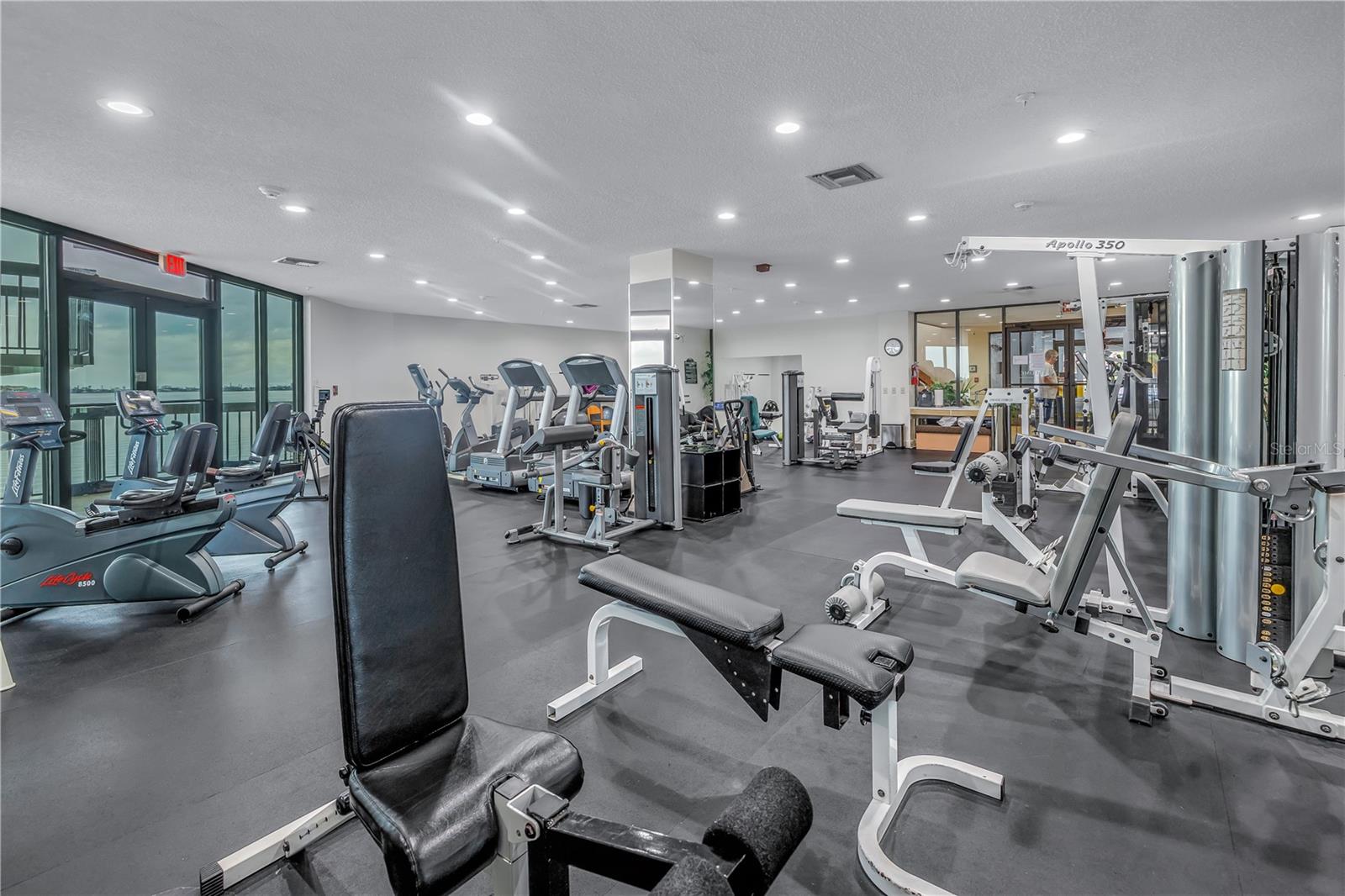 Image 31 of 38 For 6287 Bahia Del Mar Circle 603