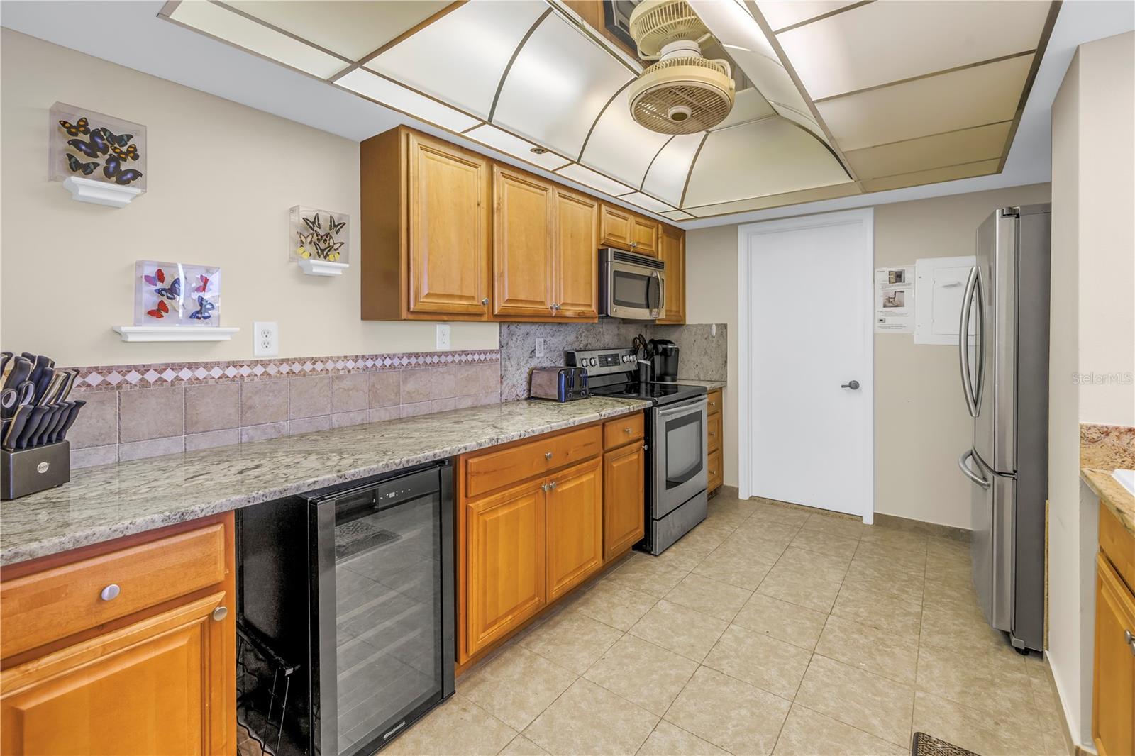 Image 5 of 38 For 6287 Bahia Del Mar Circle 603