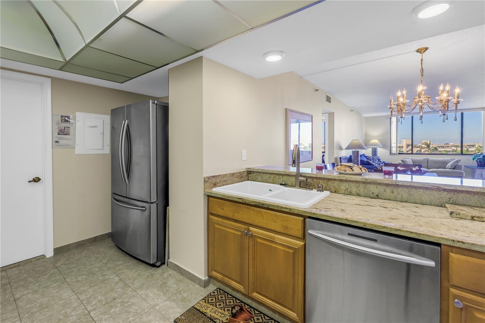 Image 6 of 38 For 6287 Bahia Del Mar Circle 603