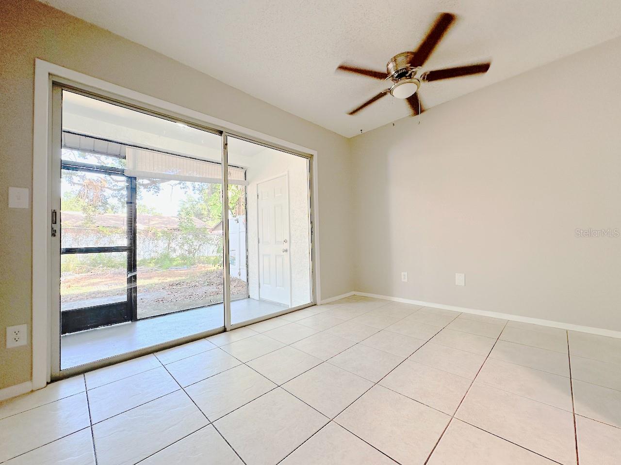 Image 14 of 18 For 7135 Parkside Villas Drive N