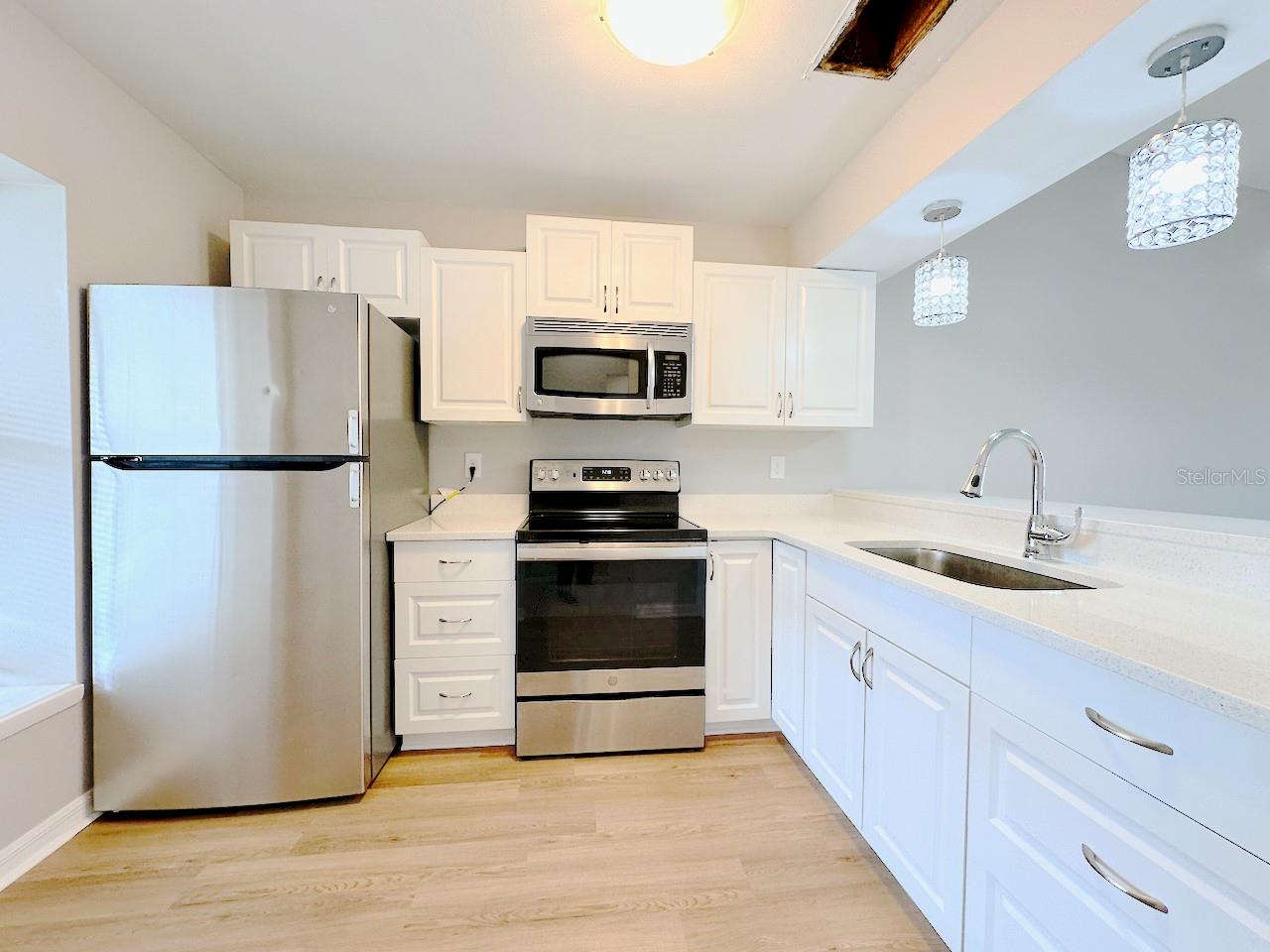 Image 6 of 18 For 7135 Parkside Villas Drive N