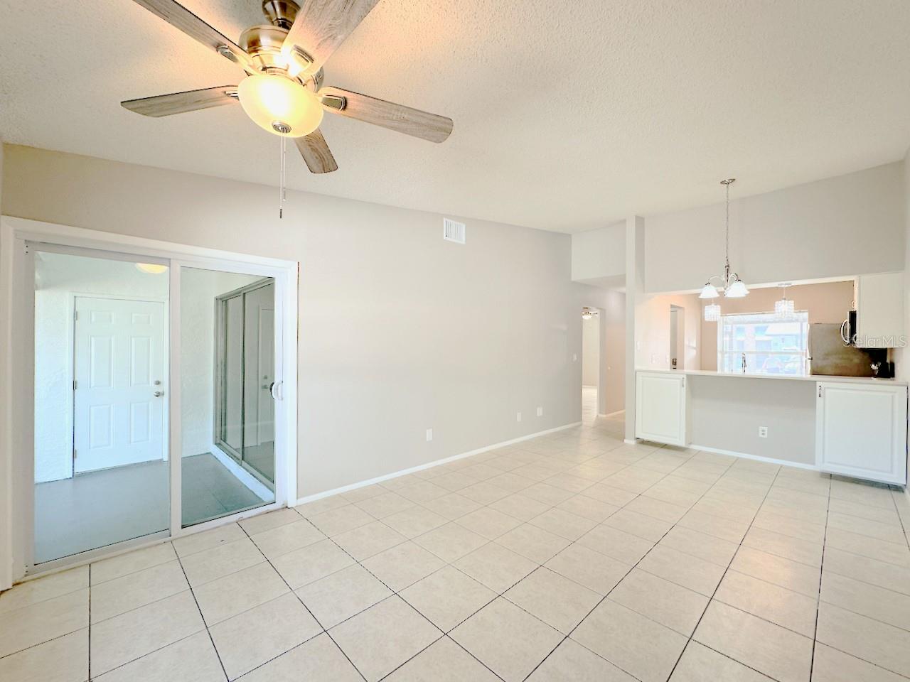 Image 7 of 18 For 7135 Parkside Villas Drive N