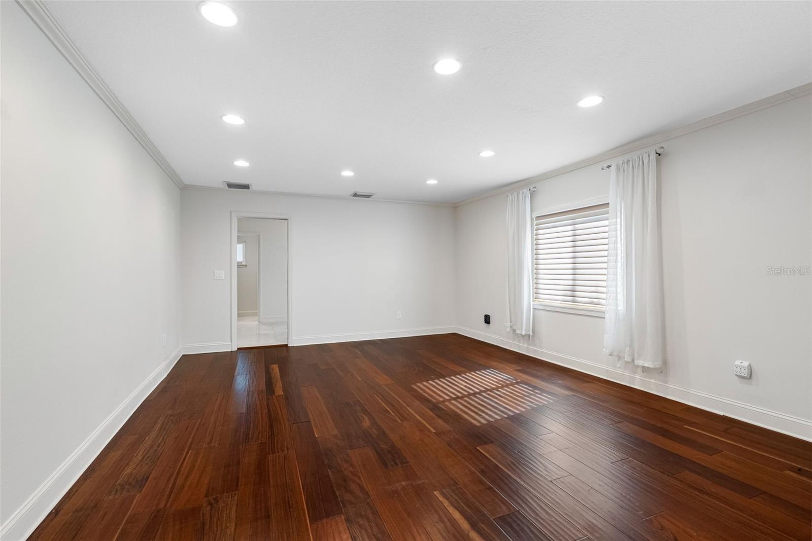 Image 22 of 87 For 4852 Troydale Road